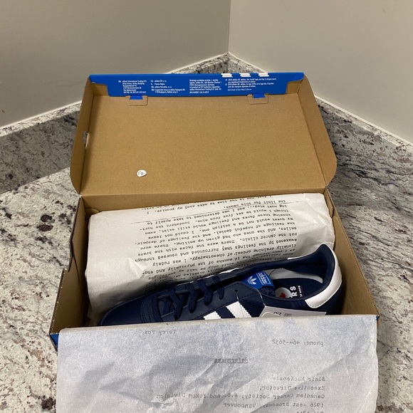 ADIDAS TERRY FOX 40th ANNIVERSARY SIZE US10 - Picture 5 of 9